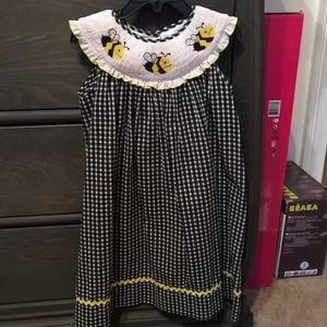 Marmellata black white smocked bee 4T dress EUC